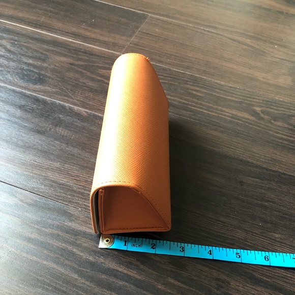 Tory Burch Glasses Case - Picture 5 of 5